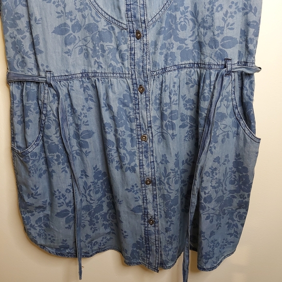 Levi's Denim Floral Dress With Pockets 100% Cotton - Picture 3 of 12